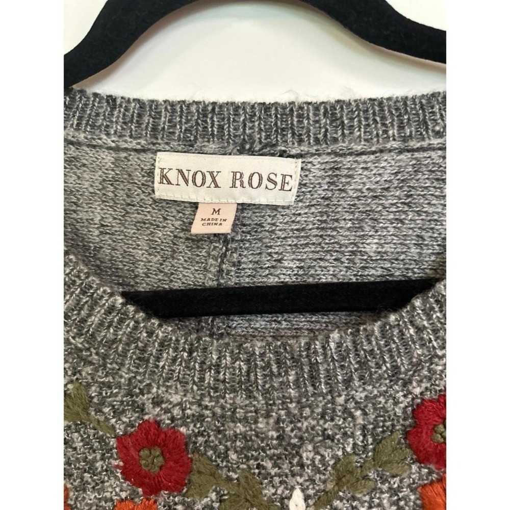 Knox Rose Gray Floral Embroidered Boho Knit Sweater Womens Medium Long Sleeve - Picture 3 of 5